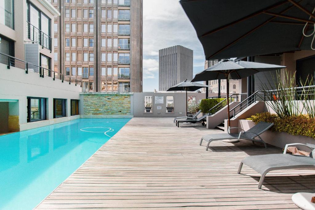 Cape Town City Centre Apartment | The Bijoux 3-2 No Load Shedding