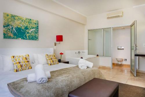 Cape Town City Centre Apartment | The Bijoux 6-2 No Load Shedding