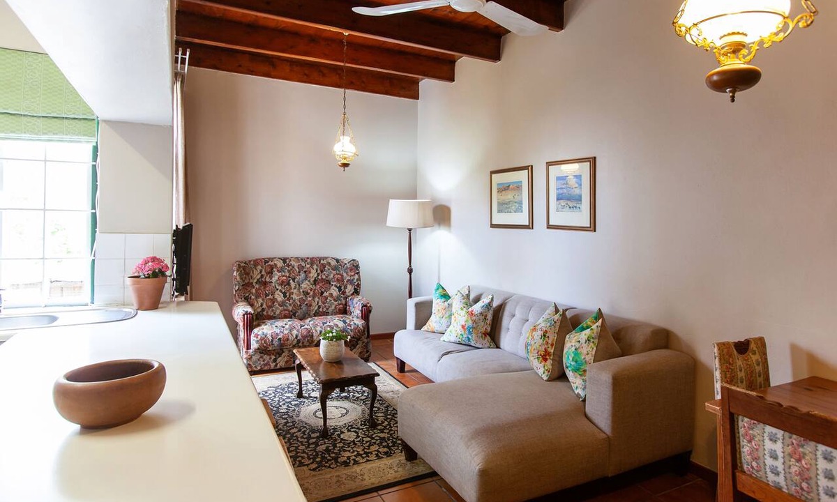 Worcester House | The Habit Self Catering
