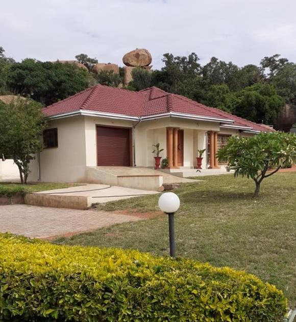 Makhuduthamaga House | The Hills Farmstead