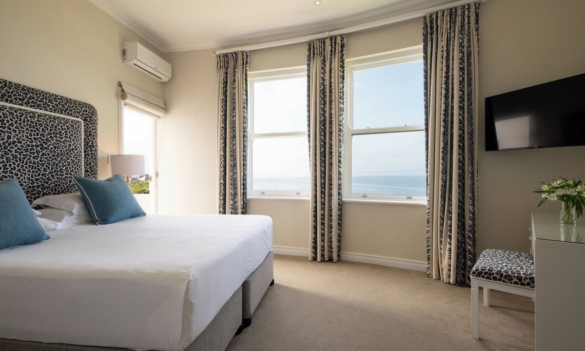Hermanus City-Centre Hotel | The Marine Hermanus