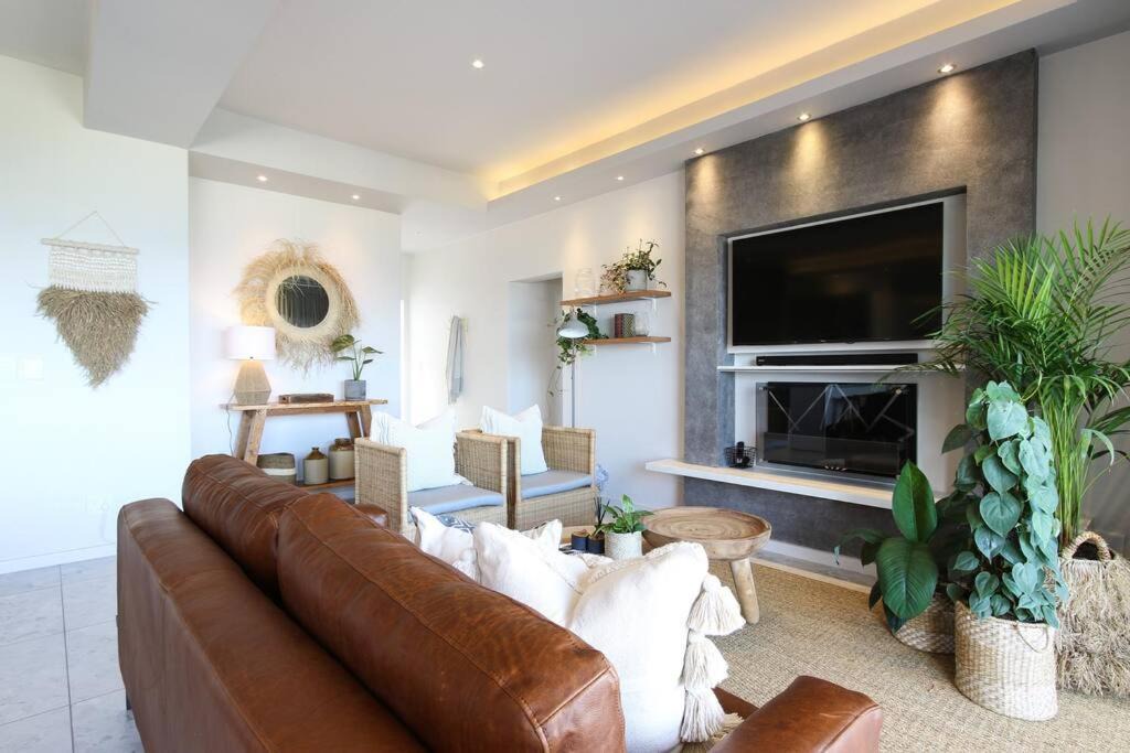 Clifton Apartment | The Number Collection 5103