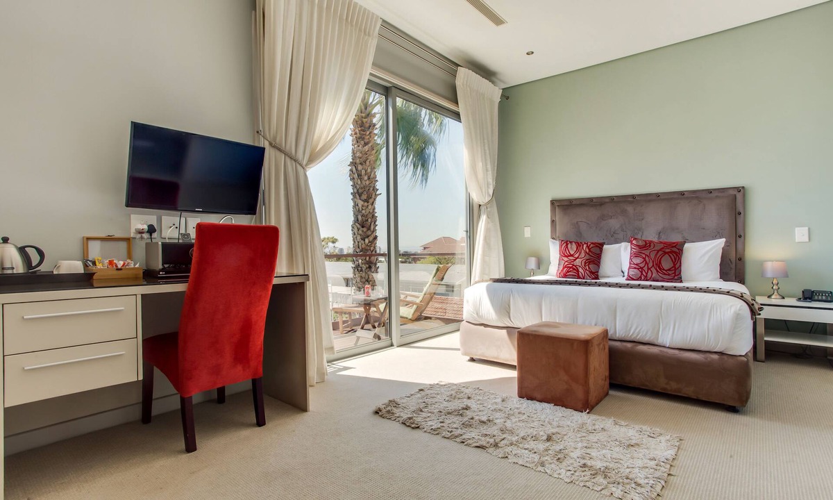 Three Anchor Bay Hotel | The One 8 Hotel