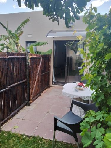 Fish Hoek Apartment | The Pool Cottage