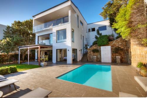 Camps Bay Villa | The SunCatcher