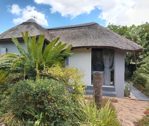 Bellville Apartment | The Thatched Cottage