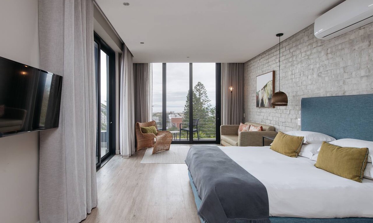Green Point Hotel | The Tree House Boutique Hotel