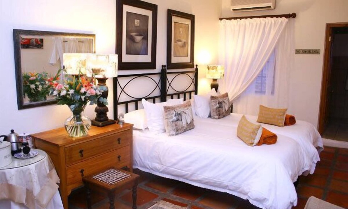 Oudtshoorn House | Thylitshia Villa