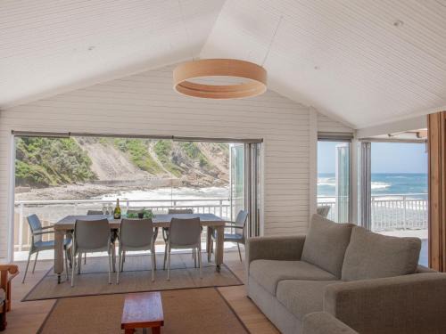 Victoria Bay Villa | Tide Over