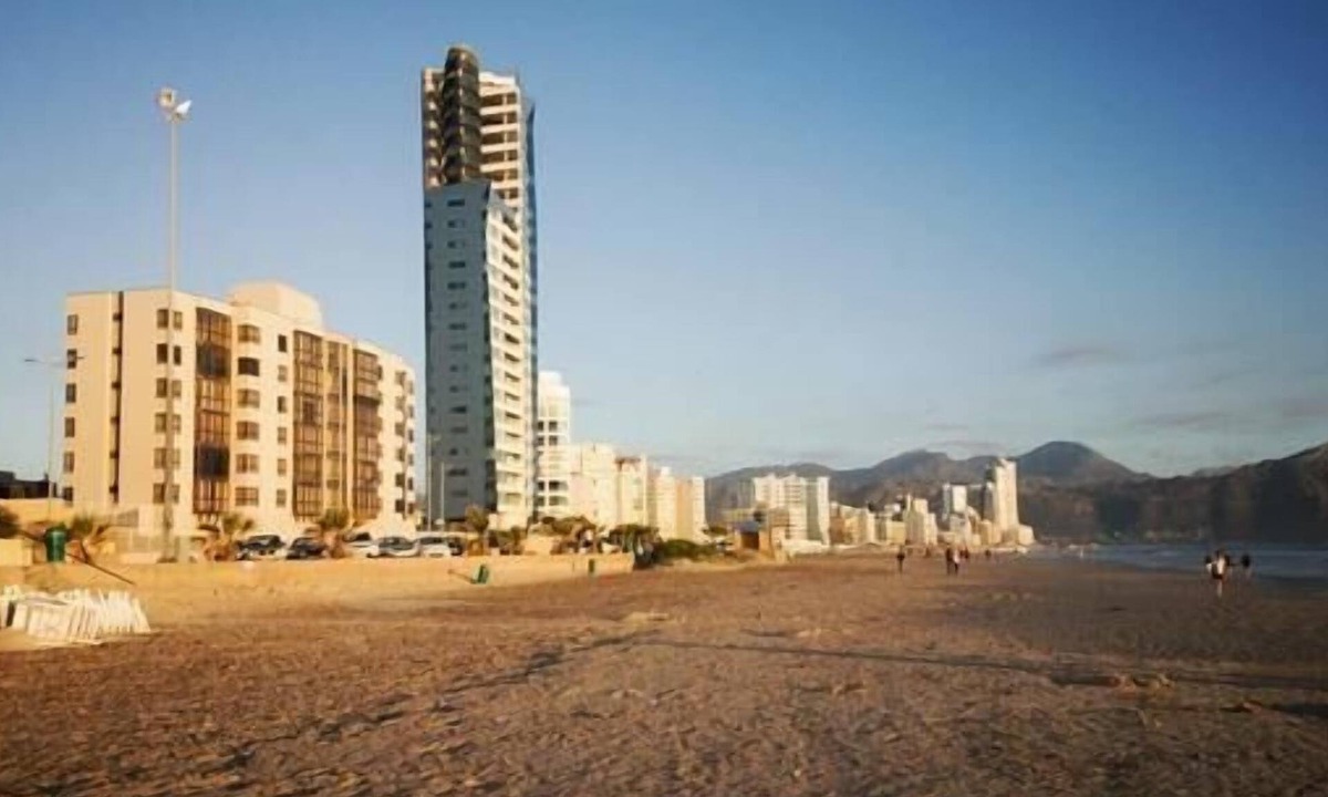 Strand Hotel | Topaz