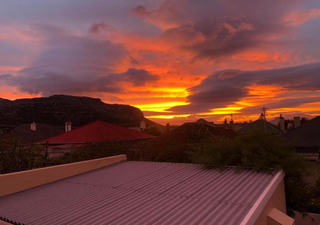 Fish Hoek Apartment | Treasure Trove - Stylish Mountain View Loft near Fish Hoek Beach