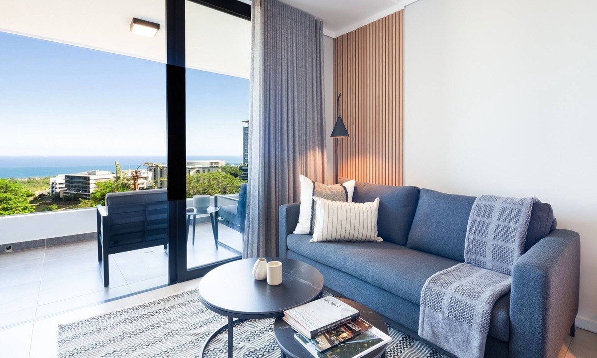 Umhlanga Ridge Apartment | Umhlanga Sea Views l Steam Room l Aircon
