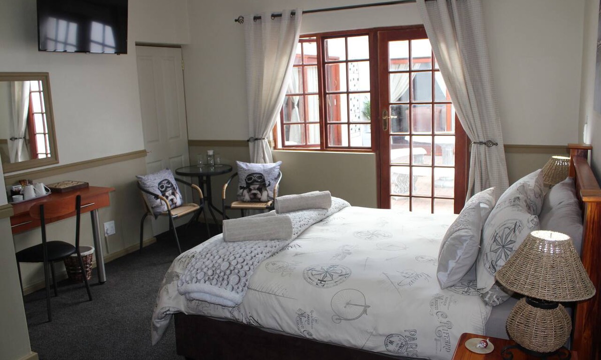 Victoria Bay House | Victoria Heights B and B