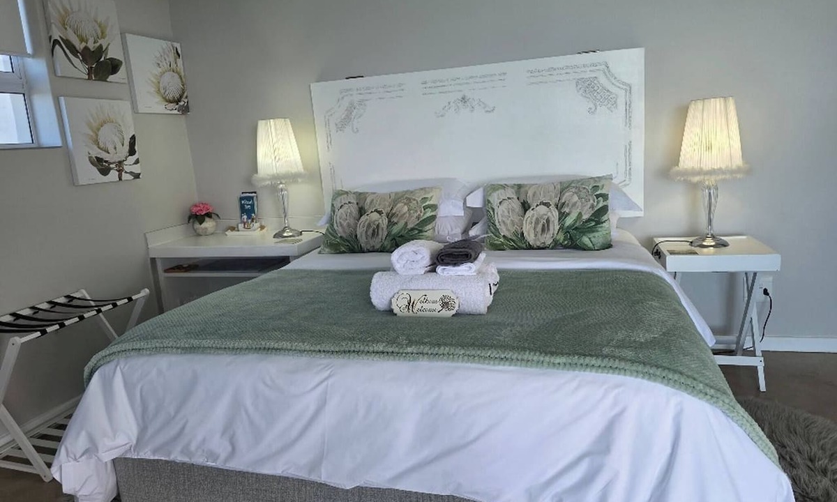 Dana Bay House | View on 42 - Protea Room - Small cozy room with ocean view