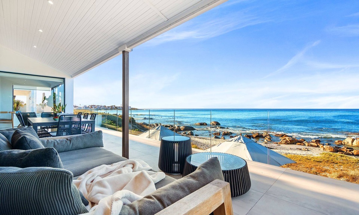 Shelley Point House | Villa View - Six Bedroom House, Sleeps 14