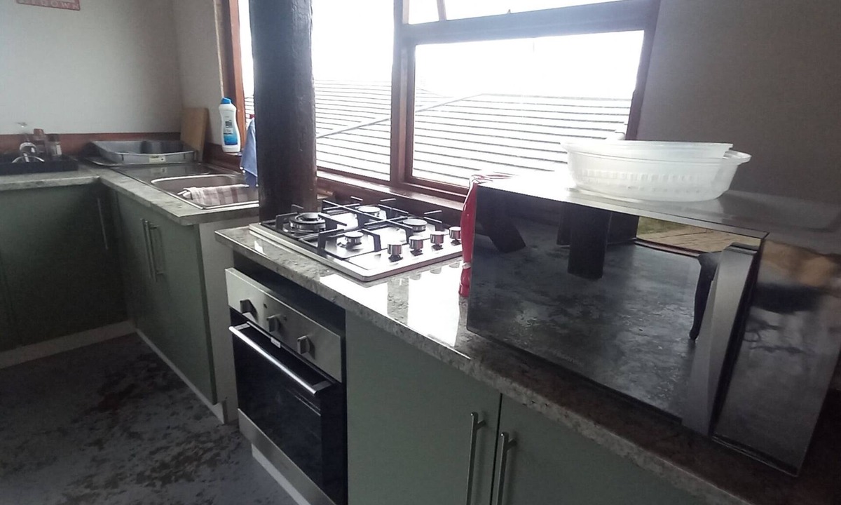 Mossel Bay Cabin | Welcome to Khoka Moya Cabin, nested in the beautiful Costal town of Mosselbay.