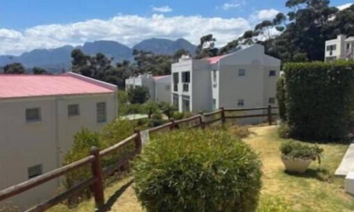 Gordon's Bay Apartment | Whole Ground Floor Apartment with Stunning Views