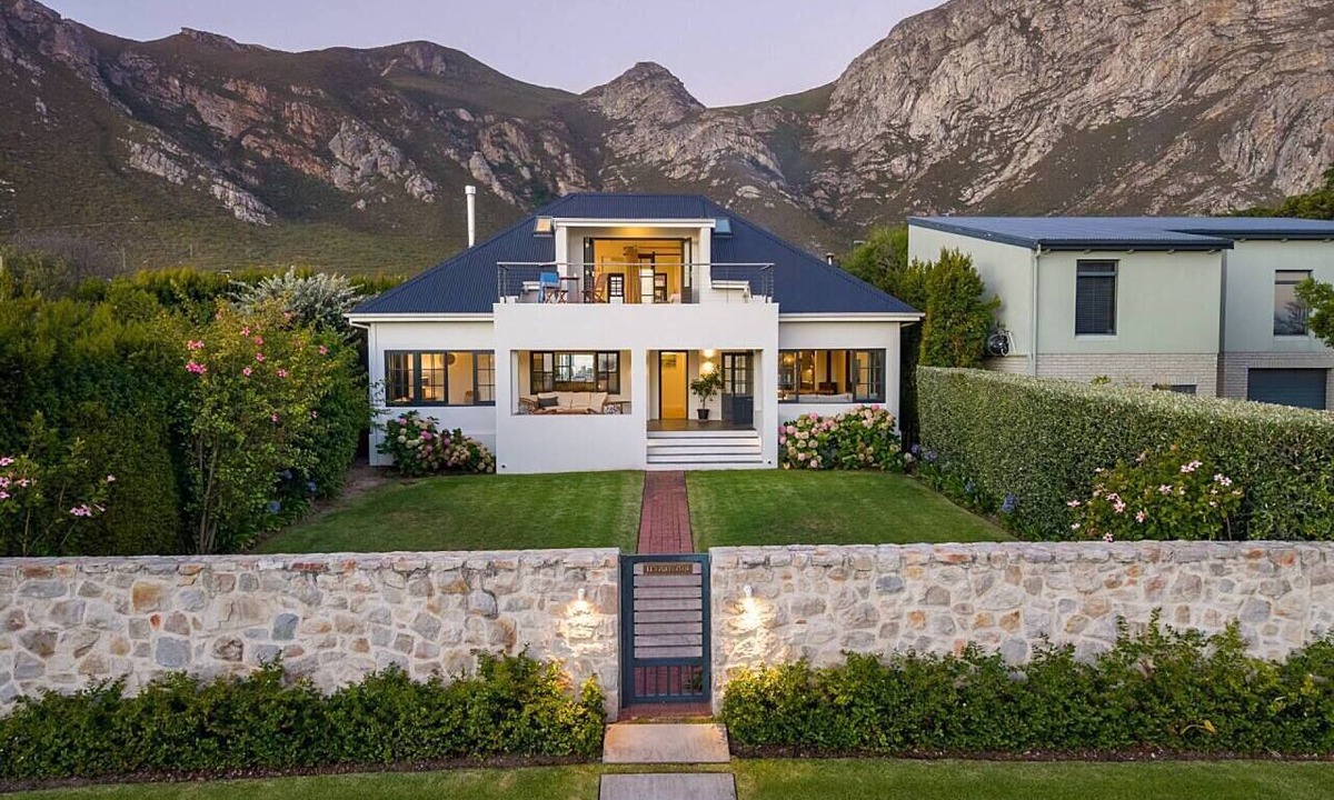Voelklip Villa | Zoete Zitje | Dual-home coastal escape in Voëlkli