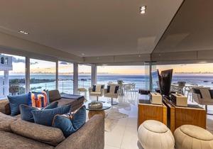Clifton YOLO Spaces - Clifton Beachfront Penthouse