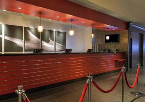 Downtown Escape! Pool, Nightly Entertainment, Free Parking, Casino! in Las Vegas
