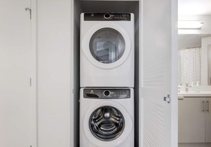 Lux Downtown 1BR w/ Gym, W/D, Pool, near Staples Center by Blueground in Los Angeles