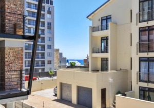 Manhattan On Coral Apartments in Bloubergstrand