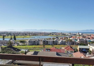 Muizenberg Villa in Cape Town