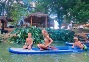 Romantic Getaway Cabin on Creek! Relax and unwind surrounded by nature! - RC10 in Marion