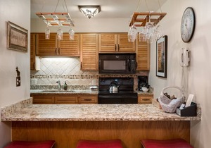 Snowbound Getaway | Hot Tubs + Ski Shuttle in Steamboat Springs
