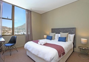 Spacious 3 Bedroom Family Apartment In Cape Town