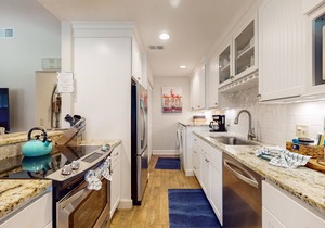 Updated Harbour Town Hideaway with Pool & Balcony | Walk to Shops & Golf in Hilton Head