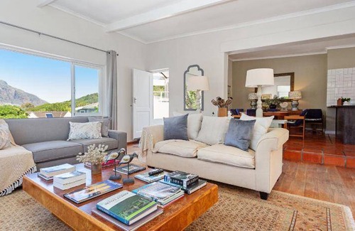 Hout Bay House | 264 m² House ∙ 3 bedrooms ∙ 6 guests