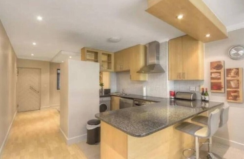 Sandown Apartment | 1-bedroom apartment in adorable Sandton with fitness room access
