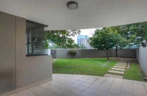 Sandown Apartment | 1-bedroom apartment in adorable Sandton with fitness room access