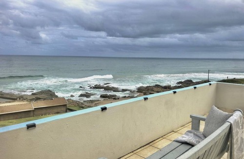 Manaba Beach Apartment | 10 C-Front Penthouse