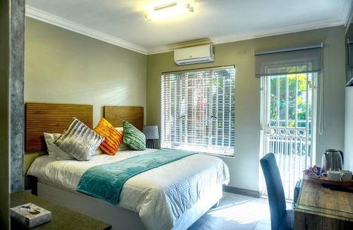 Randpark Ridge House | 100 On Kayburne Guesthouse
