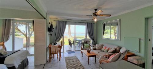Velddrif Apartment | 15 Kingfisher Heads Waterkant Street Velddrif