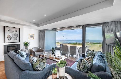 Westcliff Apartment | 17 Marine - 2 Bedroom - Sea View - Apt 101a