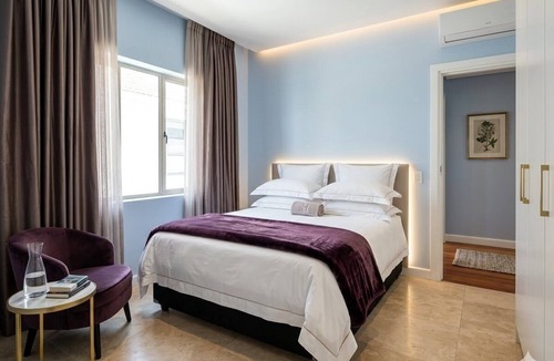 Goodwood House | 17 Rose Guesthouse Serene 9-bedroom house with AC in beautiful Cape Town