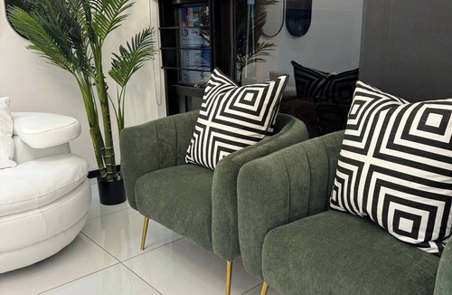 Greater Johannesburg Metropolitan Area Apartment | 2 Bedroom Apartment Near Monte Casino
