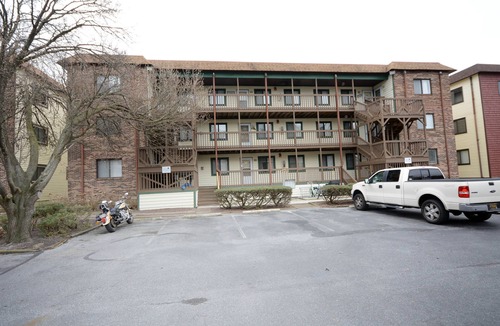 Caine Woods Condo | 2-bedroom condo with an outdoor pool located uptown on the bayside in a peaceful, family-friendly neighborhood!