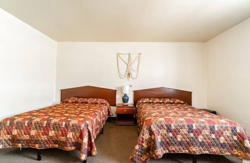 Brownsville Hotel | 2 Convenient Rooms for a Comfortable Stay near Historic Brownsville Museum