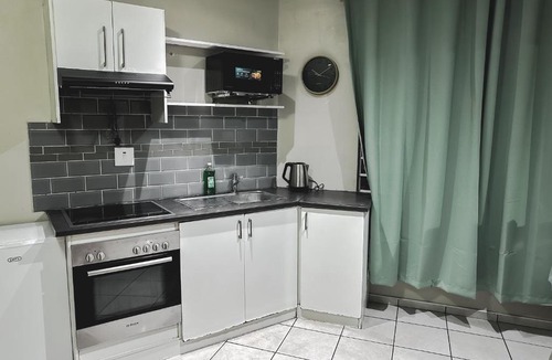 Trawal Apartment | 2 Sir Galahad Flatlet 4