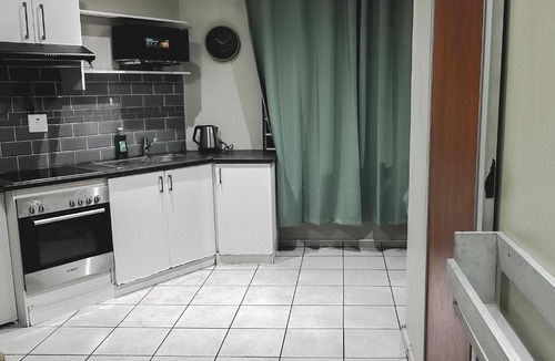 Trawal Apartment | 2 Sir Galahad Flatlet 4