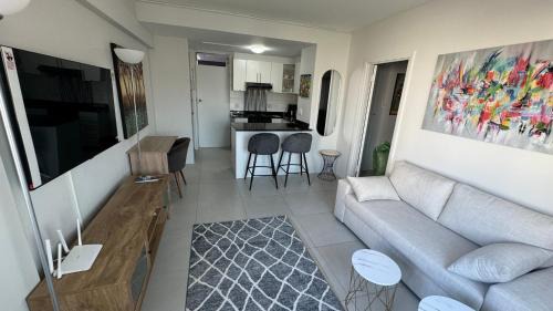 Three Anchor Bay Apartment | 207 The Centurion - Luxury Apartment in Frere Road, Sea Point
