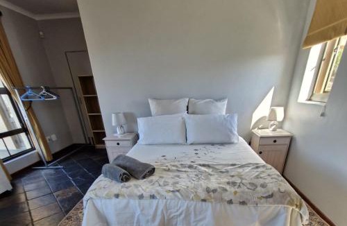 Eikenbosch Apartment | 22 on Shiraz 2