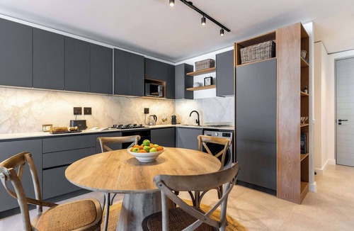 Bo'Kaap Apartment | 270 Views, Modern, Bo-Kaap -Table Mountain Majesty Apt