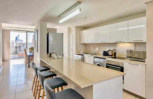 Victoria and Alfred Waterfront Apartment | 2BR Family Apartment near Waterfront