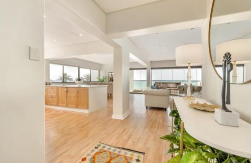 Three Anchor Bay Apartment | 3 Bedroom Apt Bonne Esperance