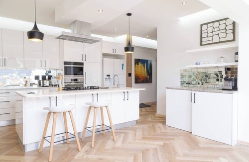 Cape Town House | 3 Bedroom Luxury Villa - sleeps 6 with optional Spa Access